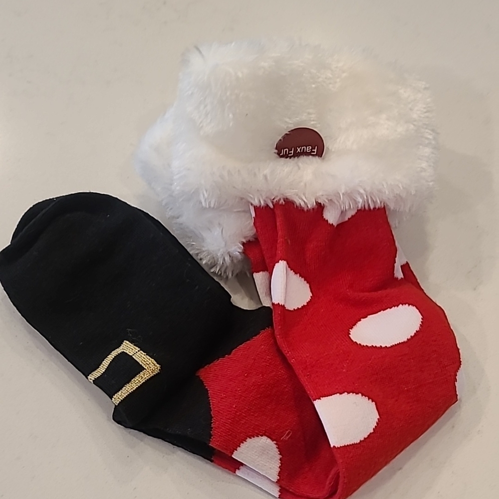 NWT Santa Womens Socks